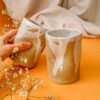 Dwa ceramiczne kubki z fantazyjnym szkliwieniem